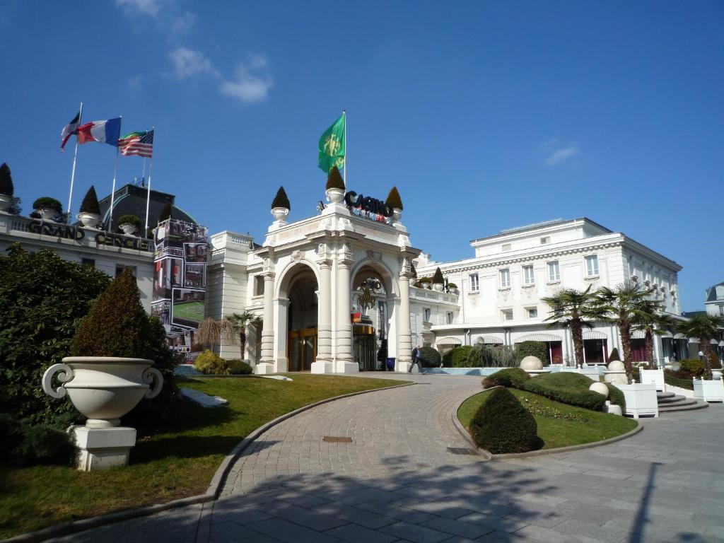 Aparthotel Aux Meubles Du Manoir Aix-les-Bains Exterior foto